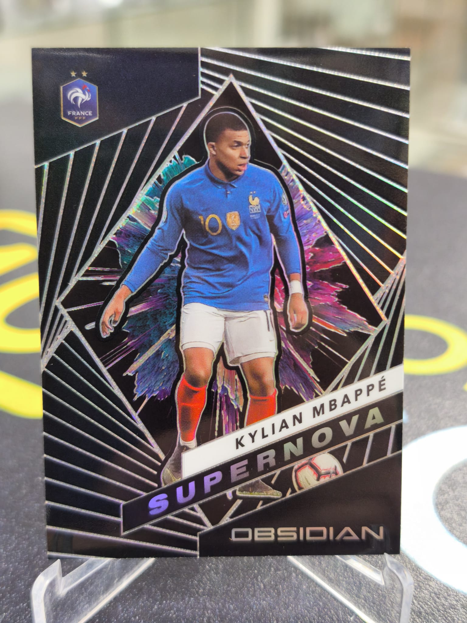 2019-20 Panini Obsidian Soccer Supernova Kylian Mbappe /135